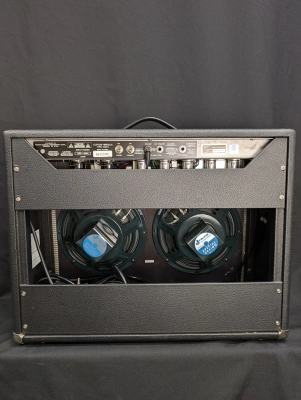 Fender - Custom Vibrolux Reverb 3