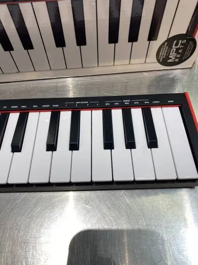 Store Special Product - Akai - LPK25 MK2