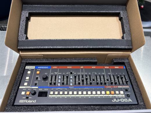 Roland Boutique Series JU-06A Synthesizer (Juno-60 & Juno-106)