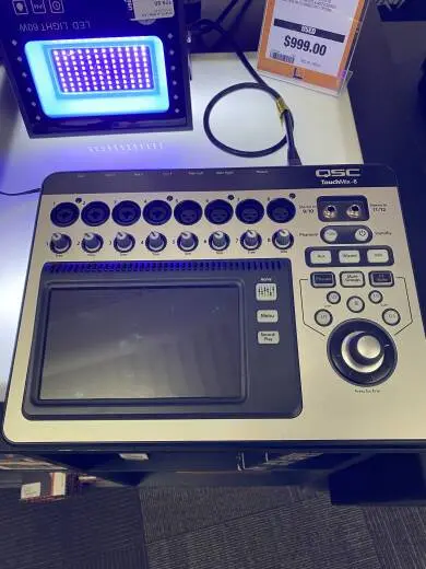 QSC - TOUCHMIX-8