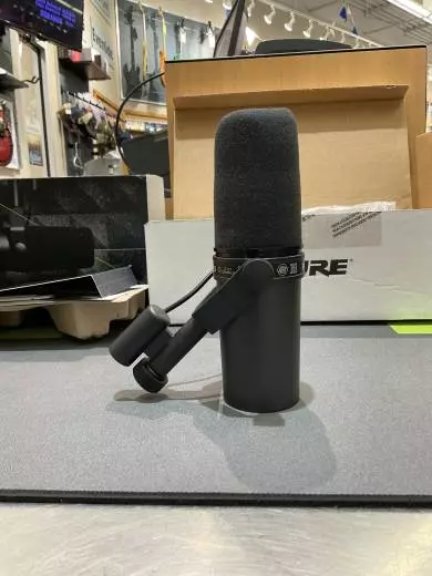 Shure - SM7B 2