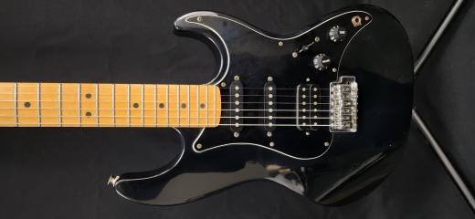 Fender Prodigy HSS Strat - Black 2