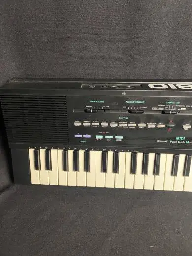 CASIO MT240 2