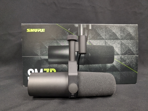 Shure SM7B Large Diaphragm Cardioid Dynamic Microphone Shure SM7B Large Diaphragm Cardioid Dynamic Microphone