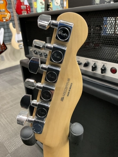 Fender Lefty Telecaster (Butterscotch Blonde) 4