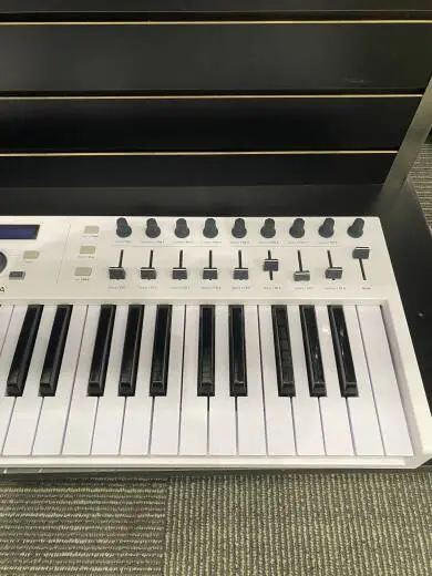 Arturia - KEYLAB ESSE 49 2