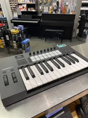 Novation - LAUNCHKEY25 MK4