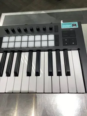 Novation - LAUNCHKEY25 MK4 2