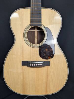 Store Special Product - Martin Guitars - 00-28 MD
