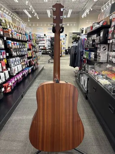 Taylor Guitars - 110E 2