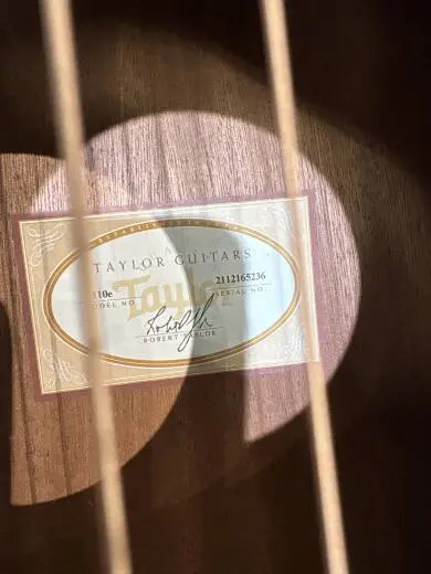 Taylor Guitars - 110E 2
