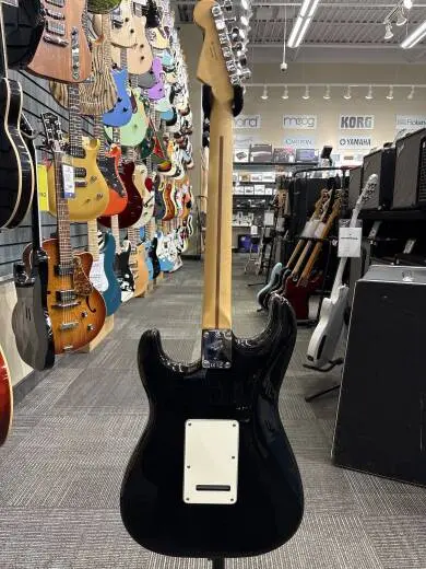 Fender - Player Stratocaster 2