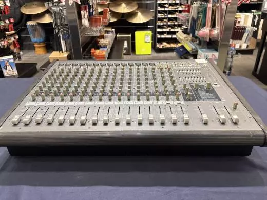 Yorkville Sound - AP818 2