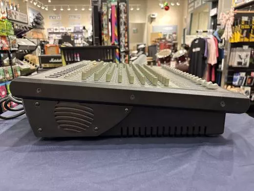 Yorkville Sound - AP818 2