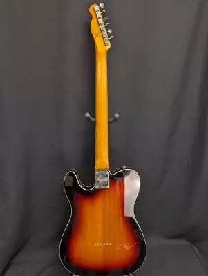 Squier - Classic Vibe Baritone Tele - 3-Tone Sunburst 4