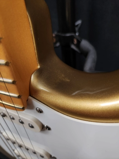 Fender - Lincoln Brewster Strat - Aztec Gold 3