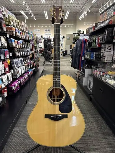 Store Special Product - Yamaha - LL16ARE