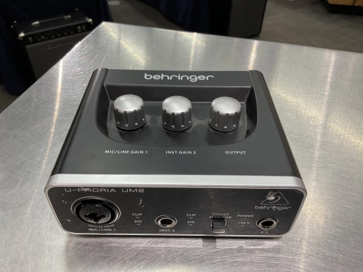 Behringer - UM2
