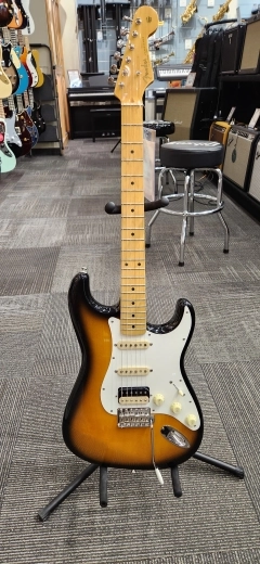 Fender - JV Mod 50's Strat HSS 2TS