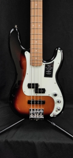 Fender - Player Plus P Bass 3 Tone Sunburst 2