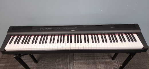 Yamaha - P125 B