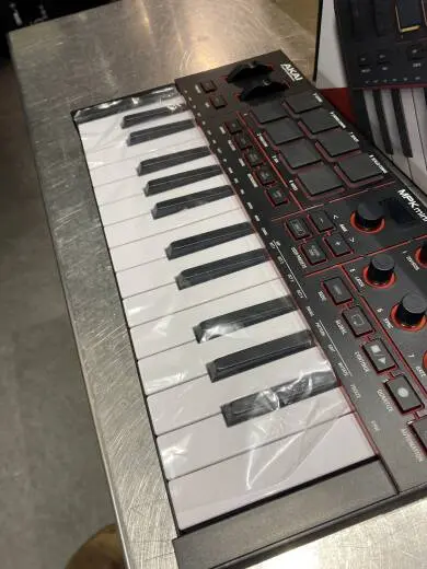 Akai - MPKMINI IV B 2