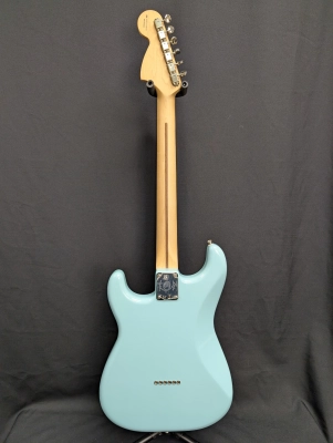 Store Special Product - Fender - Tom Delonge Stratocaster - Daphne Blue