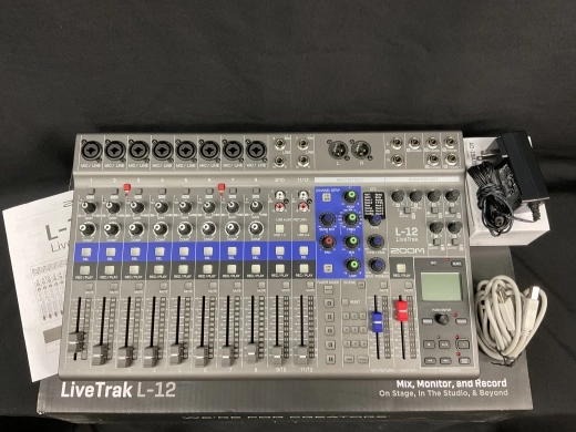 Zoom - LIVETRAK L-12