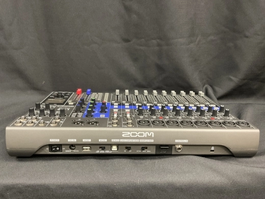 Zoom - LIVETRAK L-12 2