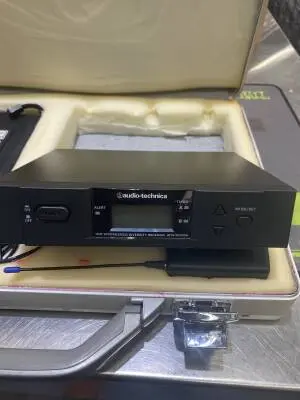 AUDIO TECHNICA WIRELESS SYSTEM 2