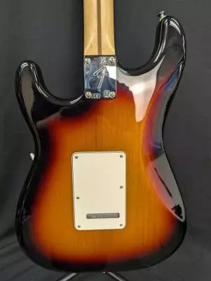 Fender - Player Strat PF 3-Tone Sunburst 2