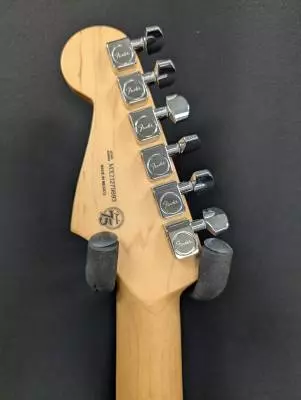 Fender - Player Strat PF 3-Tone Sunburst 2