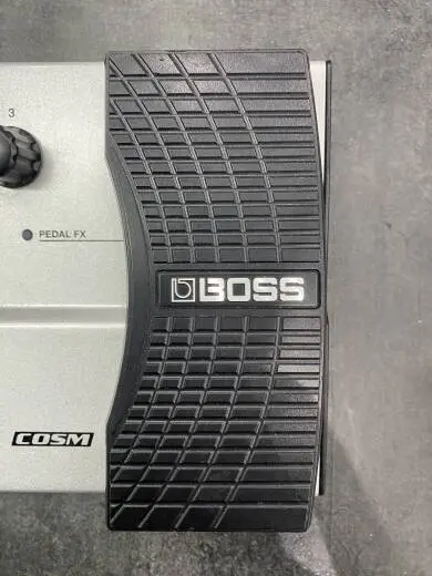 BOSS - GT-1B 2