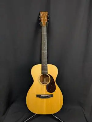 Martin Guitars - 0-18