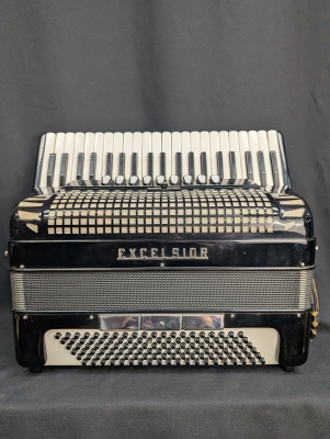Gear Hunter | Excelsior Model 320 Accordion