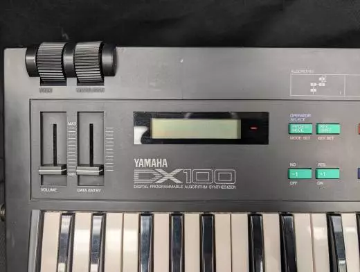 Yamaha DX100 2