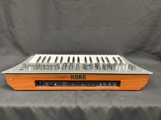 Korg - MINILOGUE 2