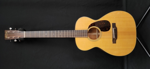 Martin Guitars - 0-18