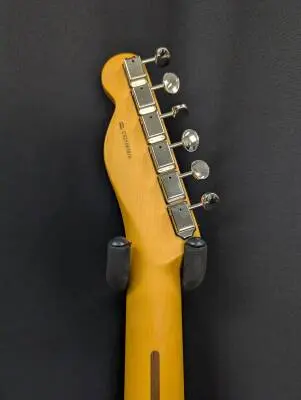 Fender - AM Pro Classic Telecaster - Butterscotch Blonde 2