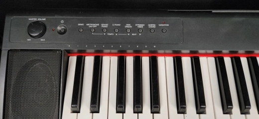 Yamaha - NP11 2