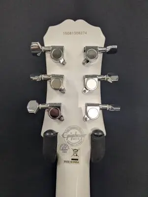 Epiphone - Pro 1 Les Paul - White 2