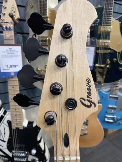 GROOVE MG2030 MUSTANG BASS 2