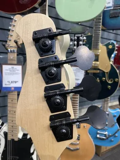 GROOVE MG2030 MUSTANG BASS 2