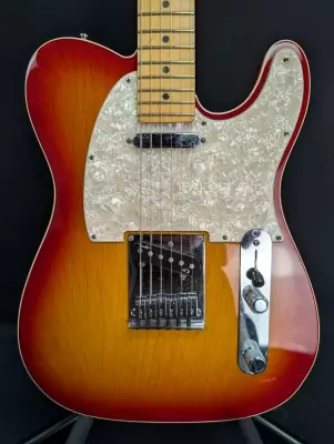 Fender - American Deluxe Telecaster - Aged Cherry Burst 2