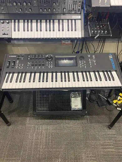 Yamaha - MODX6+