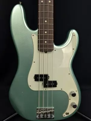 Fender - American Professional II P Bass - Mystic Surf Green 2