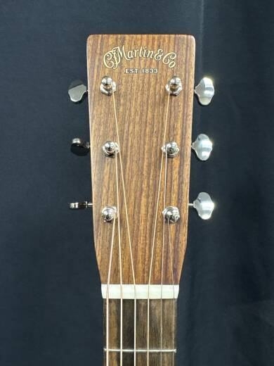 Store Special Product - Martin Guitars - 000-28 V18