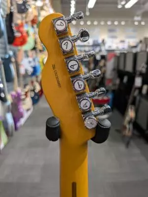 Fender - Am Pro II Tele - 3-Tone Sunburst 2