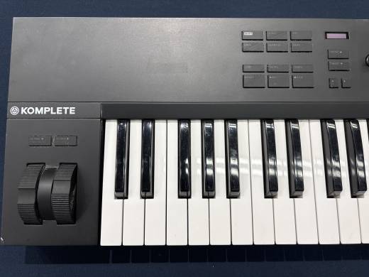 Gear Hunter | Native Instruments - KONTROL A61