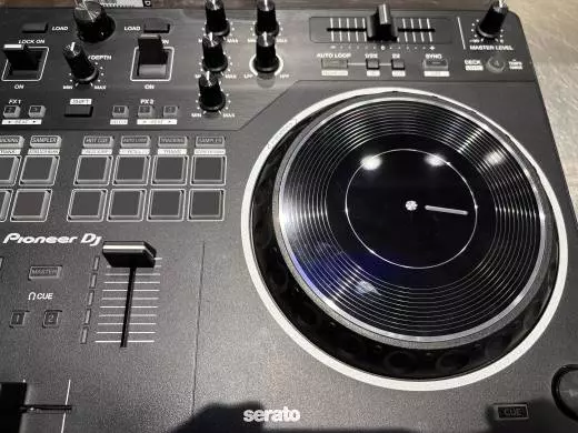 Pioneer DJ - DDJ-REV1 2